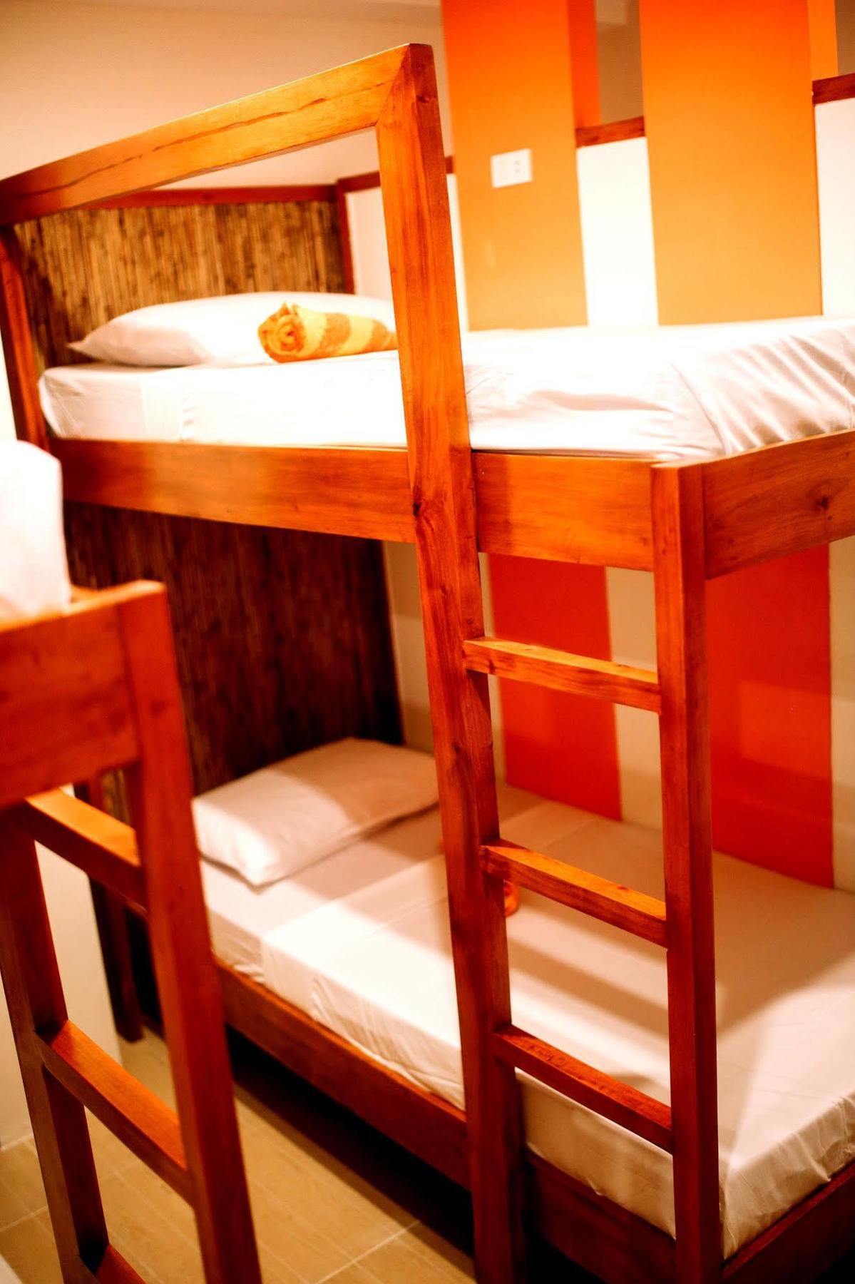 Hostel Avenue Beachfront Balabag  Zewnętrze zdjęcie