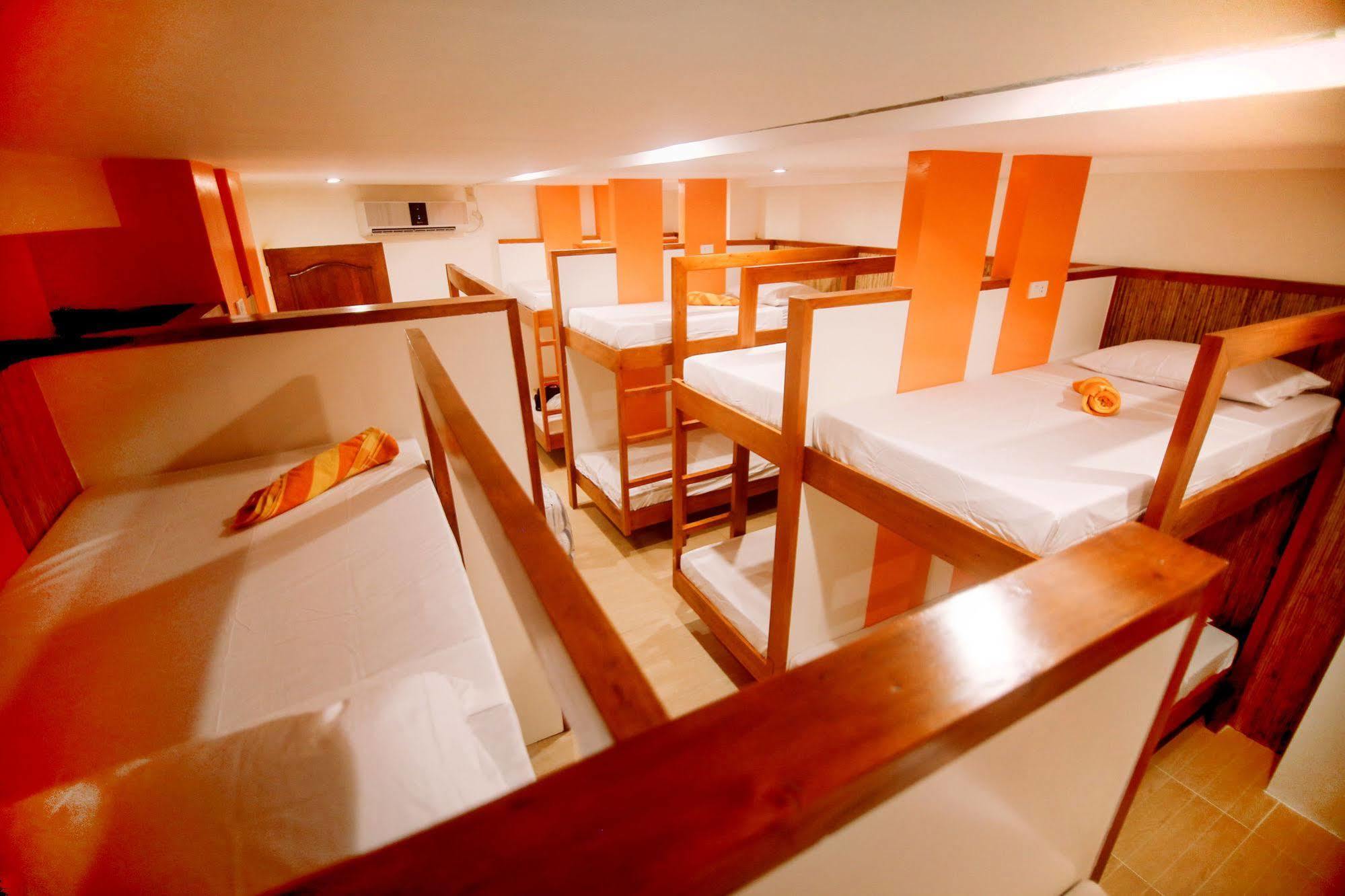 Hostel Avenue Beachfront Balabag  Zewnętrze zdjęcie