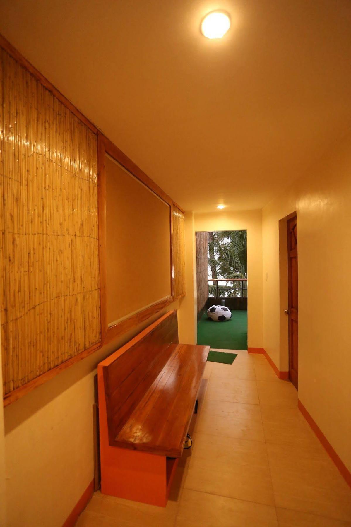 Hostel Avenue Beachfront Balabag  Zewnętrze zdjęcie