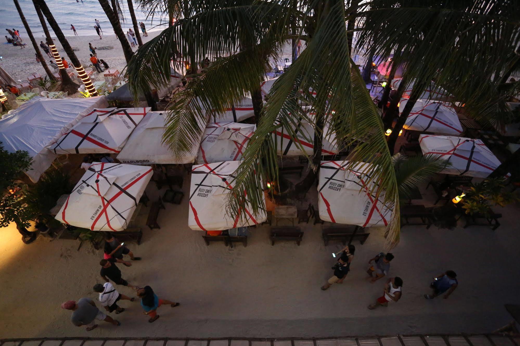 Hostel Avenue Beachfront Balabag  Zewnętrze zdjęcie