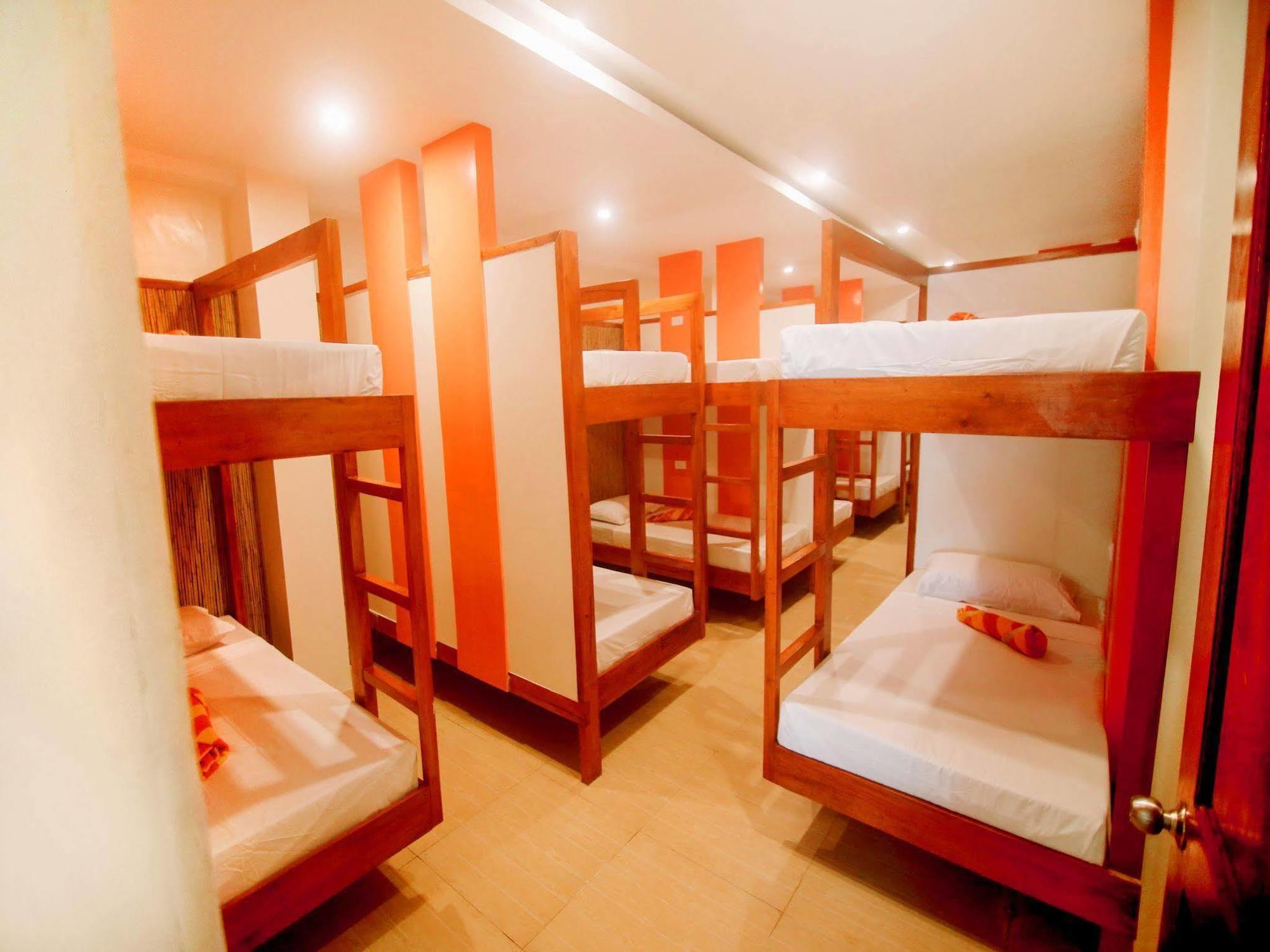 Hostel Avenue Beachfront Balabag  Zewnętrze zdjęcie